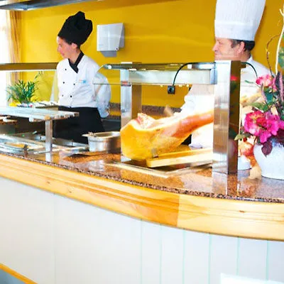 Victoria Hotel 3*